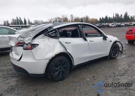 2024 Tesla Model Y Long Range Dual Motor All-Wheel Drive from USA, damaged, VIN 7SAYGAEE1RF122280